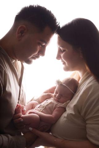 Newborn photo shoot in Frankfurt with siblings