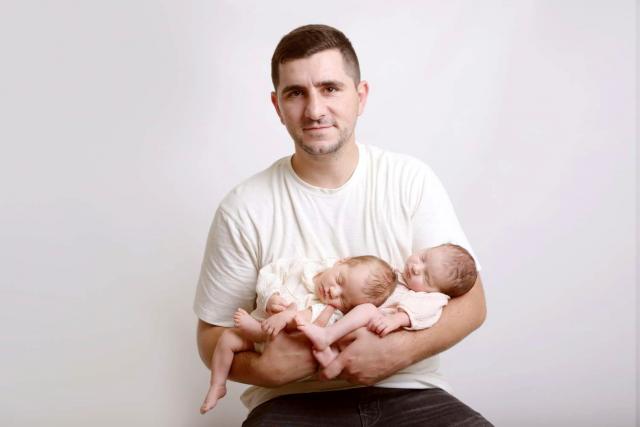 Newborn twins photoshoot in Frankfurt